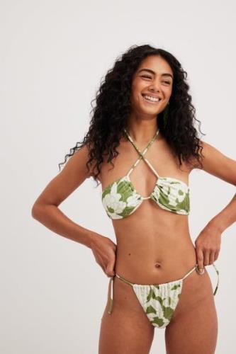 Jessica Haller x NA-KD Bikinitrosa med knytdetalj - Green,Multicolor