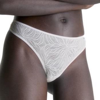 Calvin Klein Trosor Sheer Marquisette Lace Thong Vit polyamid X-Small ...