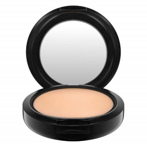 MAC Studio Fix Powder Plus Foundation (olika nyanser) - NW22