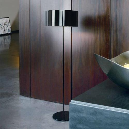 Oluce Switch - svart designad golvlampa