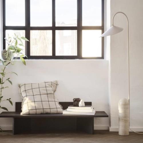 ferm LIVING Golvlampa Arum, beige, marmor, stål, 136 cm