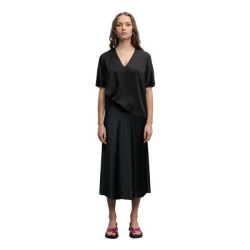 Ahlvar Gallery Silke V-ringad Blus Black, Dam