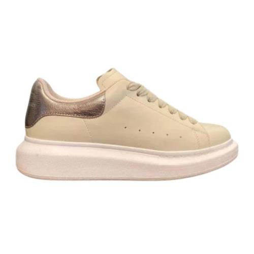 Alexander McQueen Pre-owned Pre-owned Canvas sneakers Beige, Dam