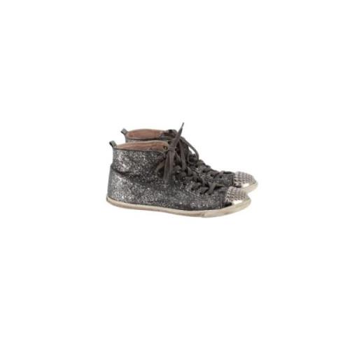 Miu Miu Pre-owned Pre-owned Läder sneakers Gray, Dam