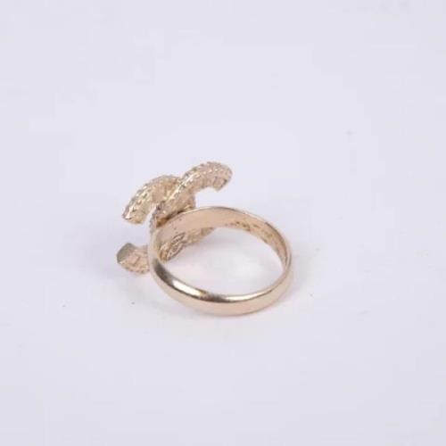 Chanel Vintage Pre-owned Metall ringar Yellow, Dam