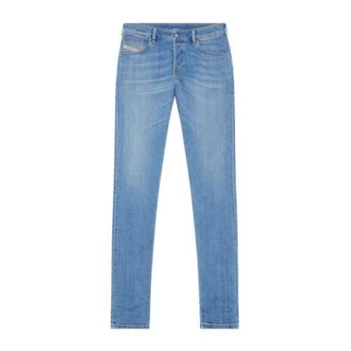 Diesel Slim-fit Jeans med Tapered Ben och Mid-rise Midja Blue, Herr