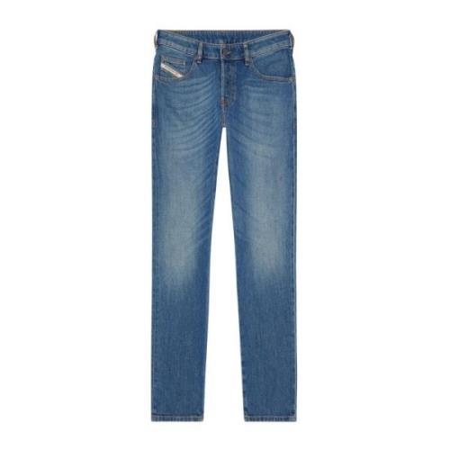 Diesel Slim-fit Jeans - D-Yennox Uppgradera din denimkollektion med de...