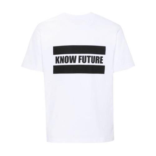 Sacai Know Future Vit T-shirt med Framsida Tryck White, Herr