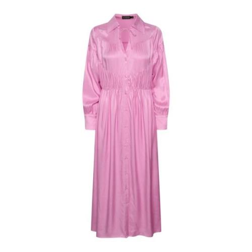 Soaked in Luxury Feminin klänning med långa ärmar och V-ringning Pink,...
