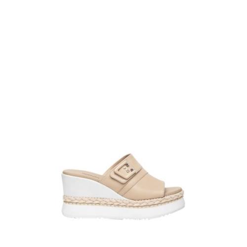 Nerogiardini Beige Läderkil Sandaler Beige, Dam