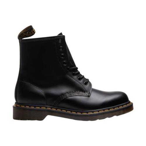 Dr. Martens Klassiska Svarta Släta Läderstövlar Black, Dam