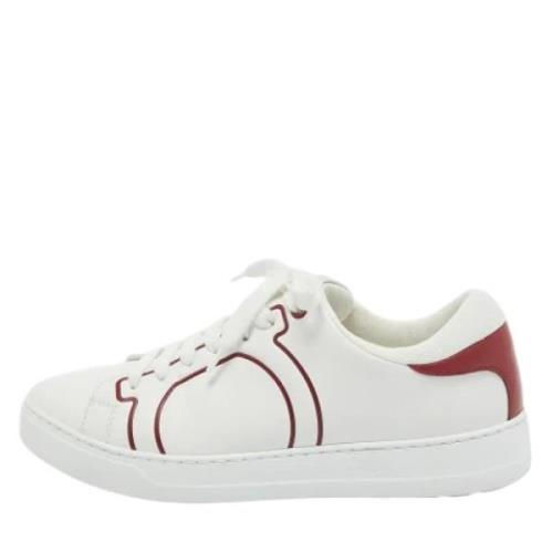 Salvatore Ferragamo Pre-owned Pre-owned Tyg sneakers White, Dam