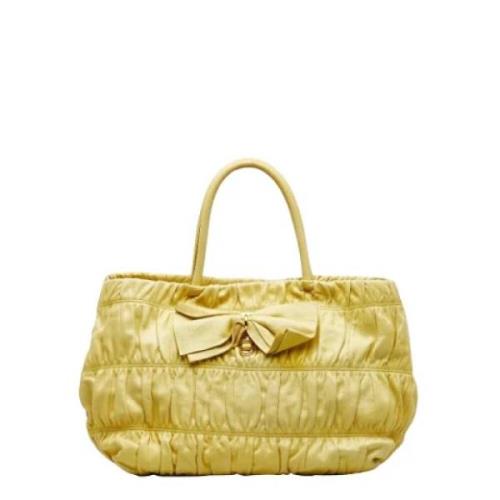 Prada Vintage Pre-owned Laeder handvskor Yellow, Dam