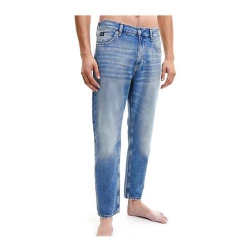 Calvin Klein Avslappnad passform 90-tals inspirerade pappa jeans Blue,...