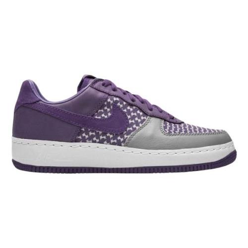 Nike Begränsad upplaga Air Force 1 Low Undefeated Purple, Dam