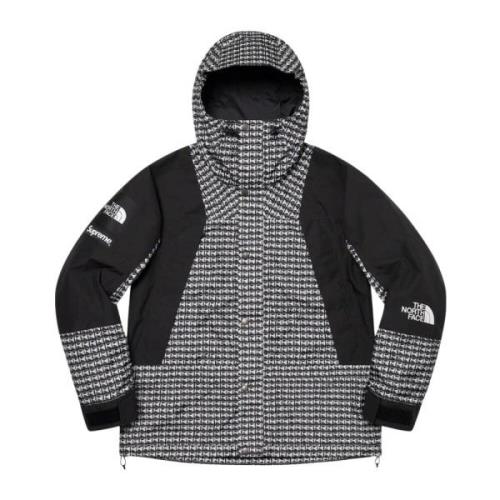 Supreme Begränsad upplaga Studded Mountain Light Jacket Black, Herr