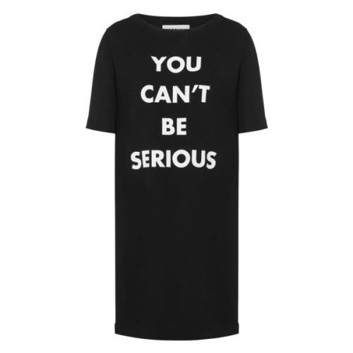 Moschino Svarta klänningar med You Can't Be Serious Print Black, Dam