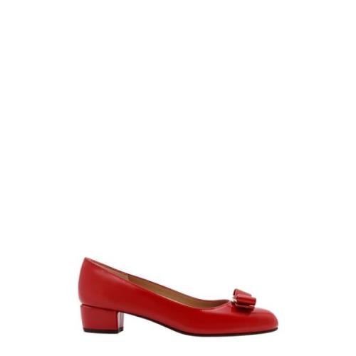 Salvatore Ferragamo Röda Pumps med Ikonisk Vara Båge Red, Dam