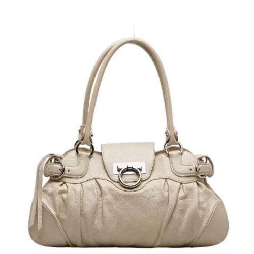 Salvatore Ferragamo Pre-owned Pre-owned Laeder axelremsvskor Beige, Da...