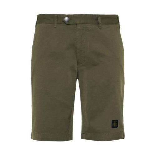 RefrigiWear Elegant Beige Bermuda Shorts med Logo Patch Green, Herr