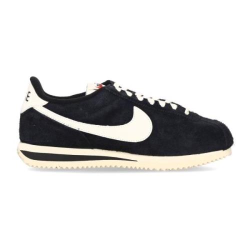 Nike Vintage Suede Low Shoe Svart Black, Dam