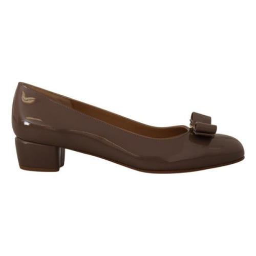 Salvatore Ferragamo Caraway Brown Vara Båge Pumps Brown, Dam