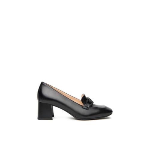 Nerogiardini Läder loafers med kedja tillbehör Black, Dam