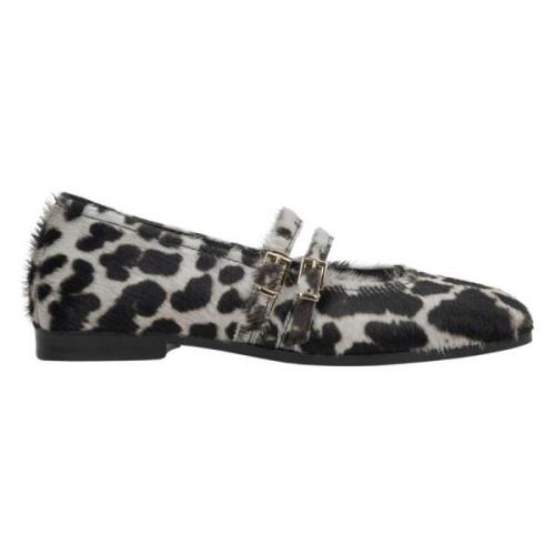 Estro Kvinnors Fluffy Leopard Print Ballet Flats med en Spänne Er00115...