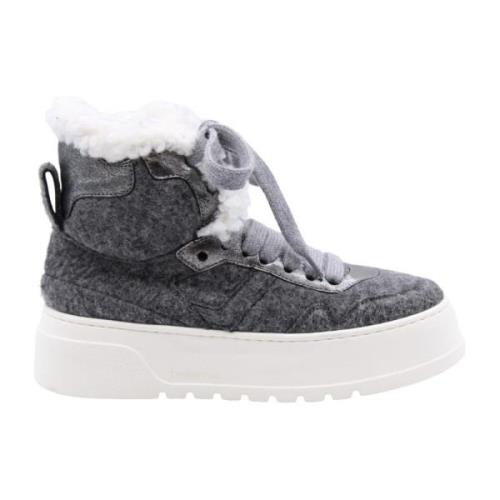 Laura Bellariva Skinande Sneaker för en stilren look Gray, Dam