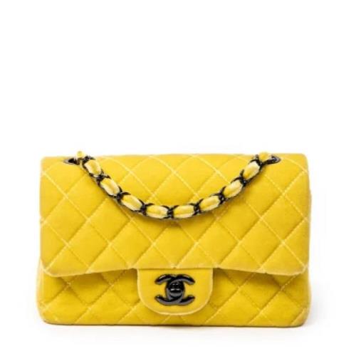 Chanel Vintage Pre-owned Canvas axelremsvskor Yellow, Dam