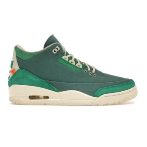 Jordan Retro Style Sneakers av Nina Chanel Abney Green, Herr