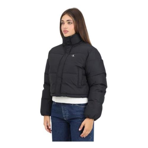 Calvin Klein Jeans Svart Puffer Crop Jacka med Hög Krage Black, Dam