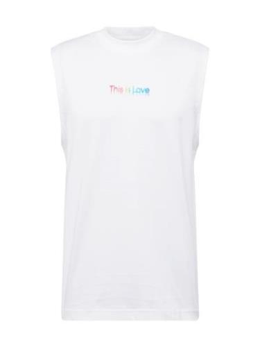 T-shirt 'THIS IS LOVE'