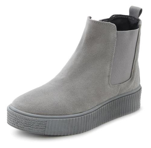 Chelsea boots