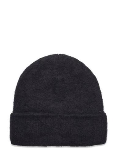 Erica Fluffy Beanie Black HOLZWEILER