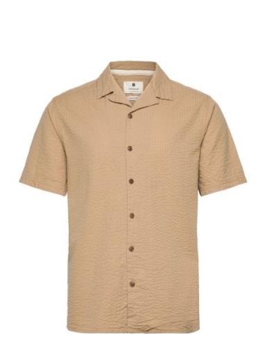 Akleo S/S Seersucker Shirt Beige Anerkjendt