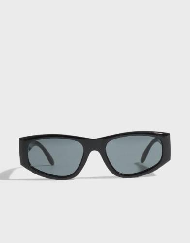 Nelly - Svart - Effortless Sunnies