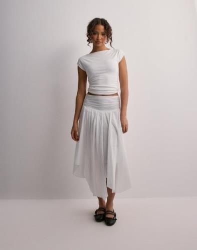 Nelly - Vit - Flowy Midi Skirt