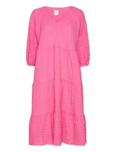 Kajo Crinkled Midi Dress Knälång Klänning Pink Hálo
