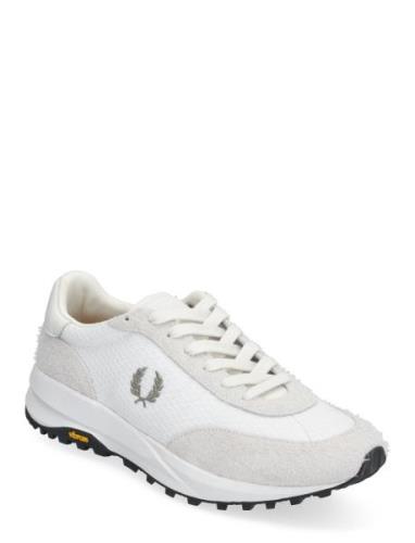 B800 Mesh/Hairy Suede Låga Sneakers White Fred Perry
