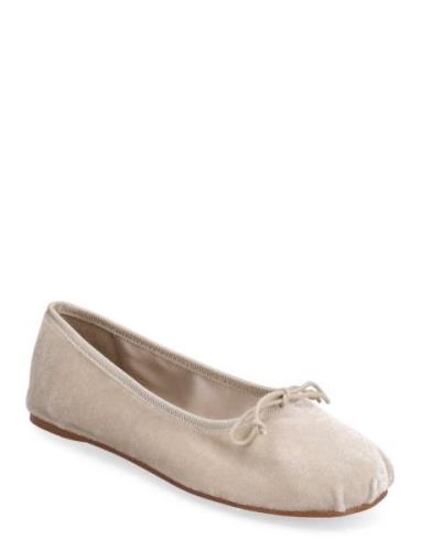 Ballerina Shoes With Velvet Bow Ballerinaskor Ballerinas Beige Mango