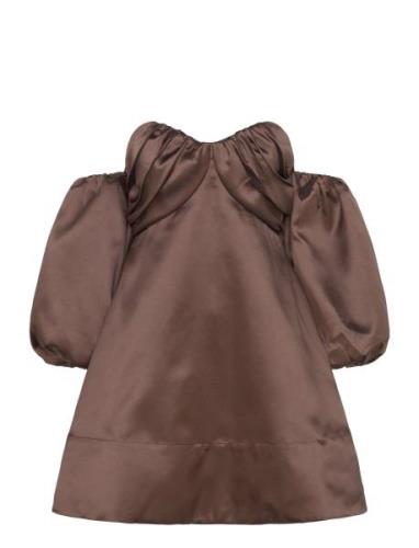 Val Off-Shoulder Mini Dress Kort Klänning Brown Malina